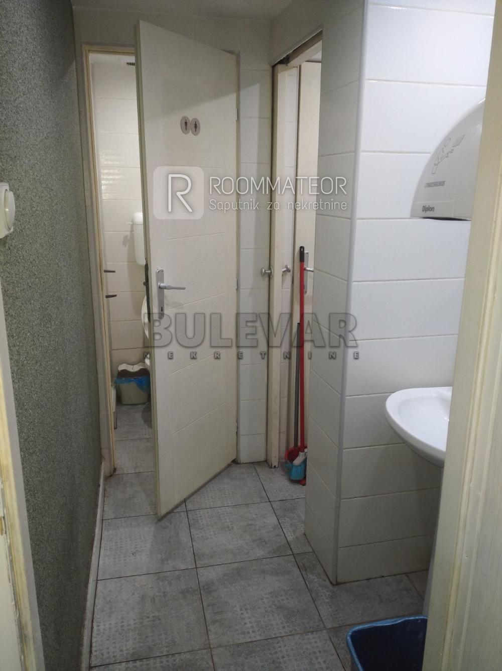 Slika 8 - Obrenovićeva,  Lokal za izdavanje, 112m2, 1.500€