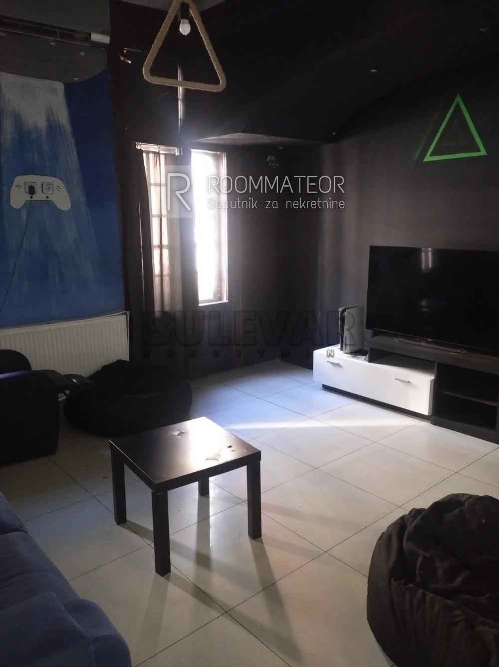 Slika 1 - Obrenovićeva,  Lokal za izdavanje, 112m2, 1.500€