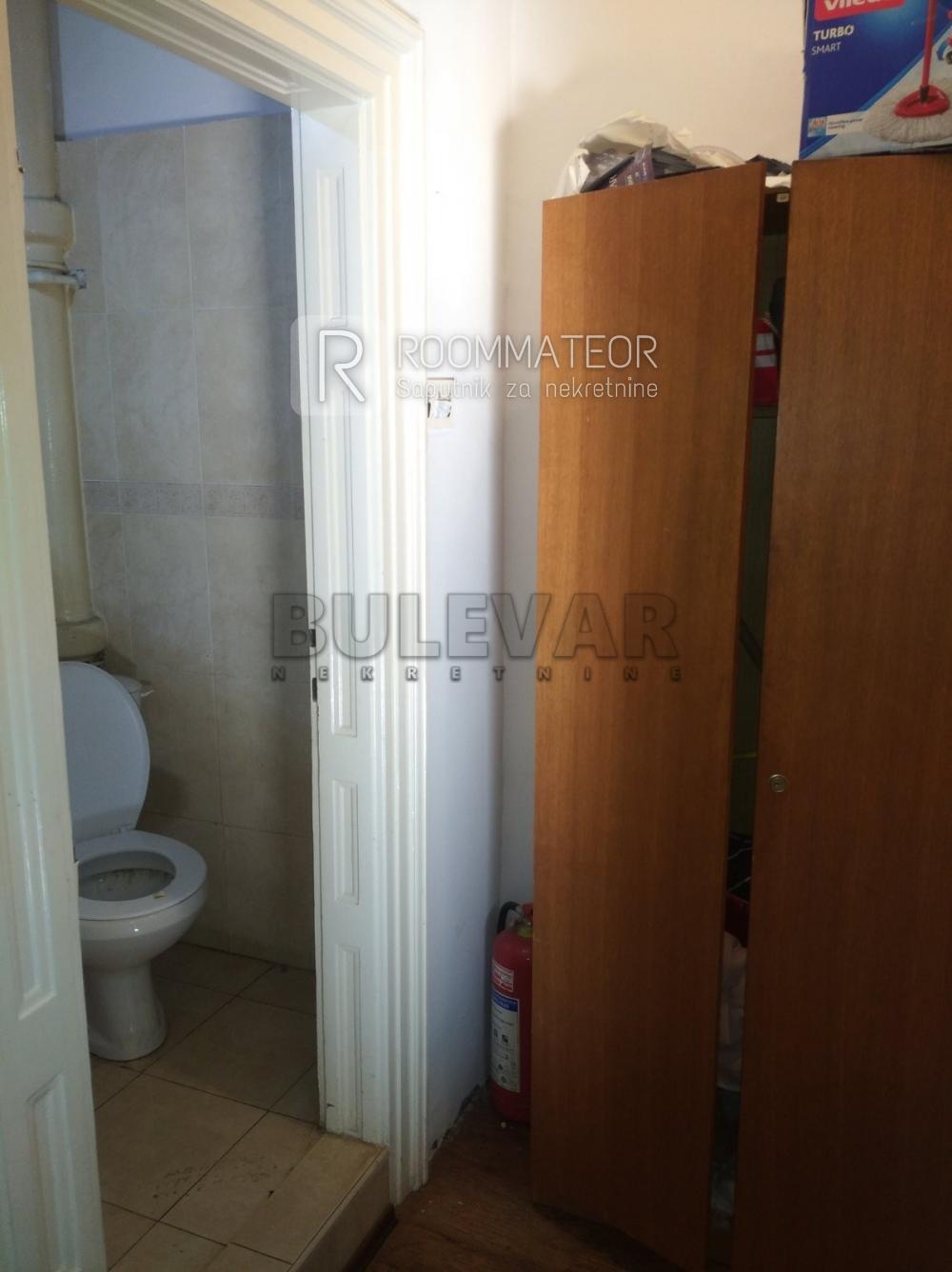 Slika 6 - Obrenovićeva,  Lokal za izdavanje, 112m2, 1.500€