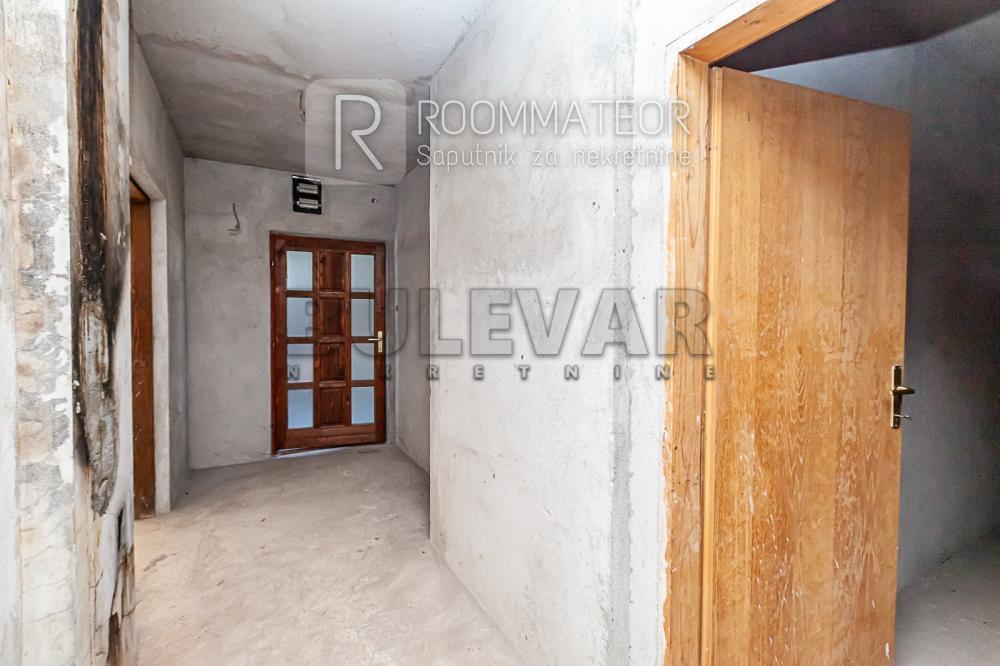 Slika 11 - Borova,  Lokal za izdavanje, 460m2, 1.500€