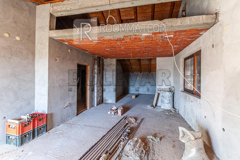 Slika 1 - Borova,  Lokal za izdavanje, 460m2, 1.500€