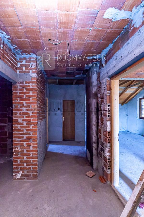 Slika 4 - Borova,  Lokal za izdavanje, 460m2, 1.500€