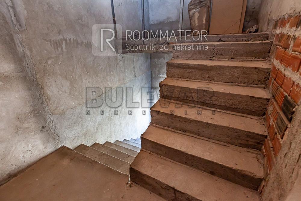 Slika 5 - Borova,  Lokal za izdavanje, 460m2, 1.500€