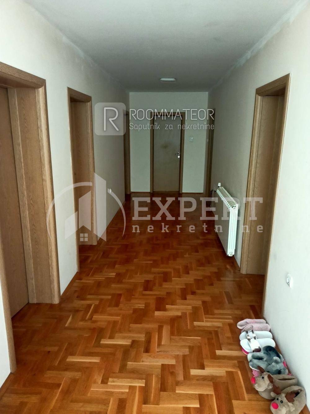 Slika 4 - Pasi poljana,  Kuća na prodaju, 240m2, 170.000€
