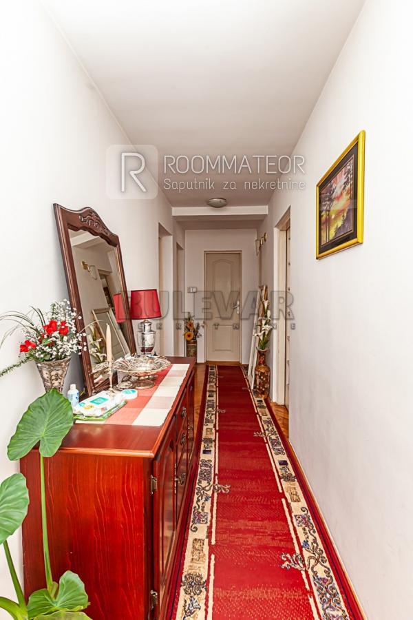 Slika 1 - Knjaževačka, Kuća na prodaju, 210m2, 195.000€