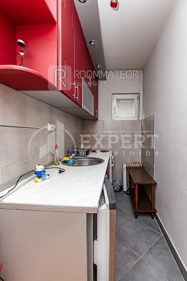 Slika 11 - Knjaževačka,  Kuća na prodaju, 210m2, 195.000€