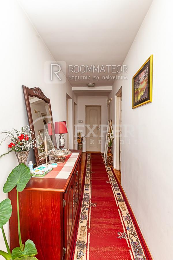 Slika 1 - Knjaževačka,  Kuća na prodaju, 210m2, 195.000€