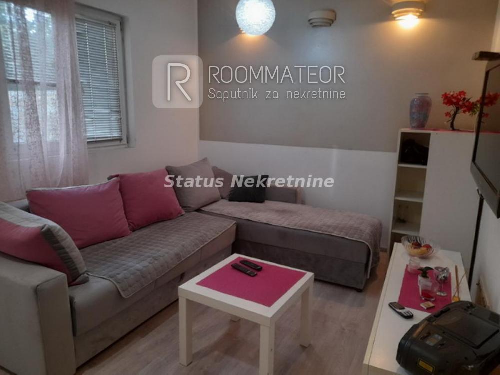 Glavna slika -Trosoban stan za izdavanje, 78m2, 1.050€