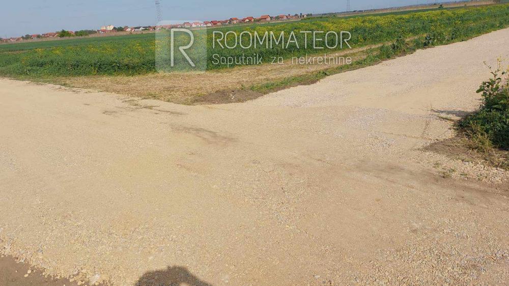 Slika 2 - Male međe Plac na prodaju, Batajnica, 10€