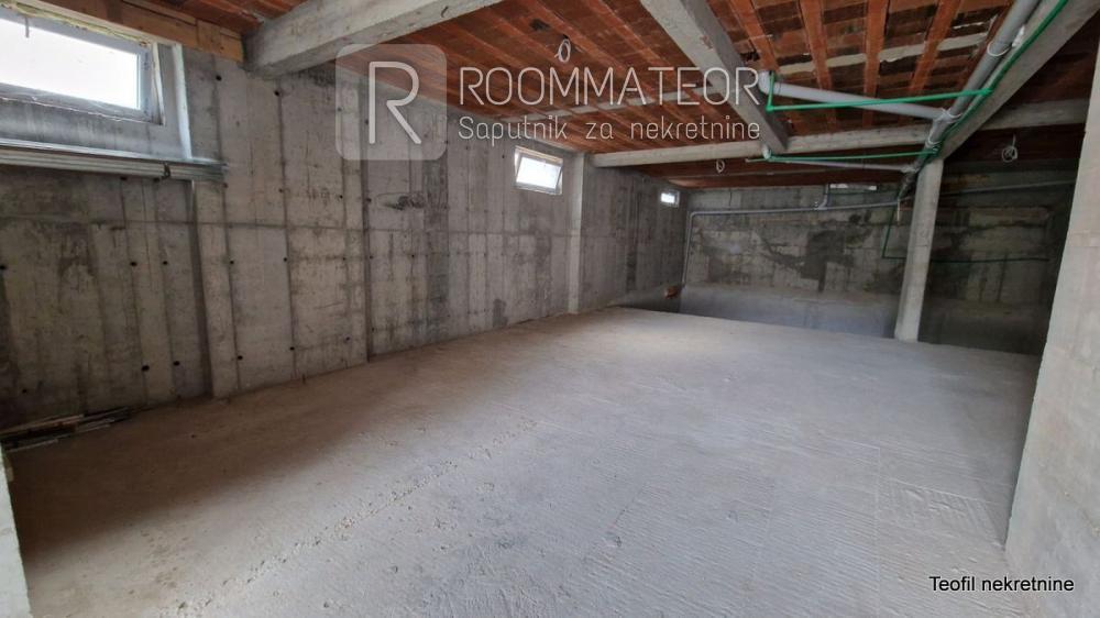 Glavna slika -Živka Petrovića,  Lokal na prodaju, 137m2, 120.000€