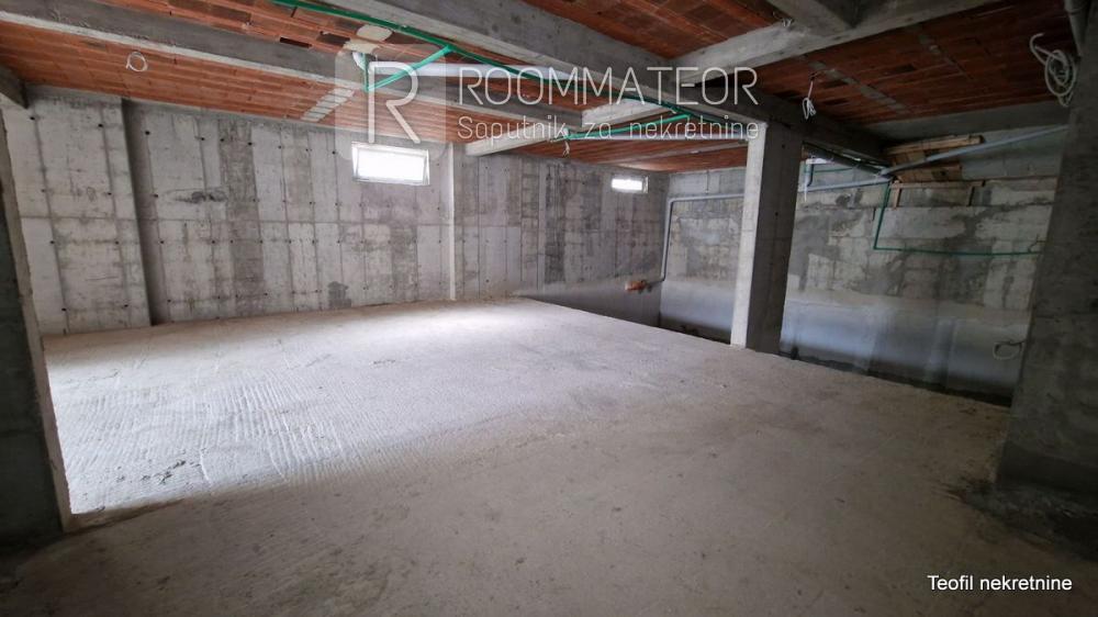 Slika 2 - Živka Petrovića,  Lokal na prodaju, 137m2, 120.000€