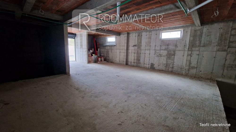 Slika 3 - Živka Petrovića,  Lokal na prodaju, 137m2, 120.000€