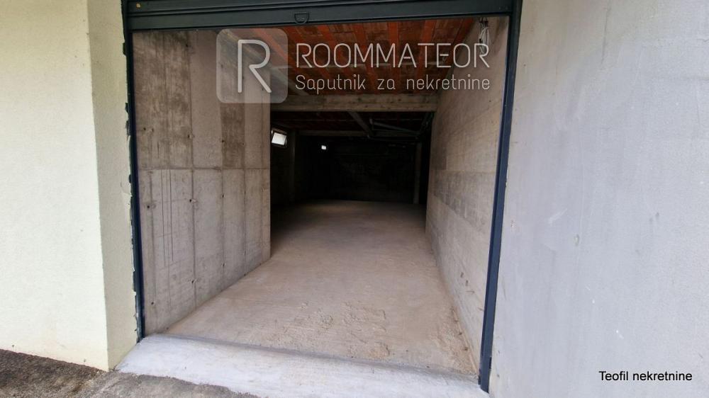 Slika 6 - Živka Petrovića,  Lokal na prodaju, 137m2, 120.000€