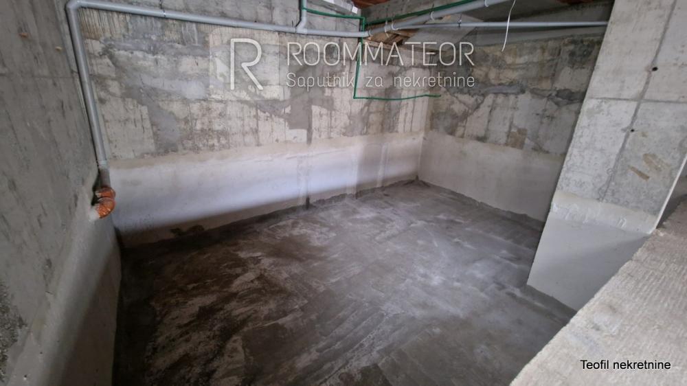 Slika 7 - Živka Petrovića,  Lokal na prodaju, 137m2, 120.000€