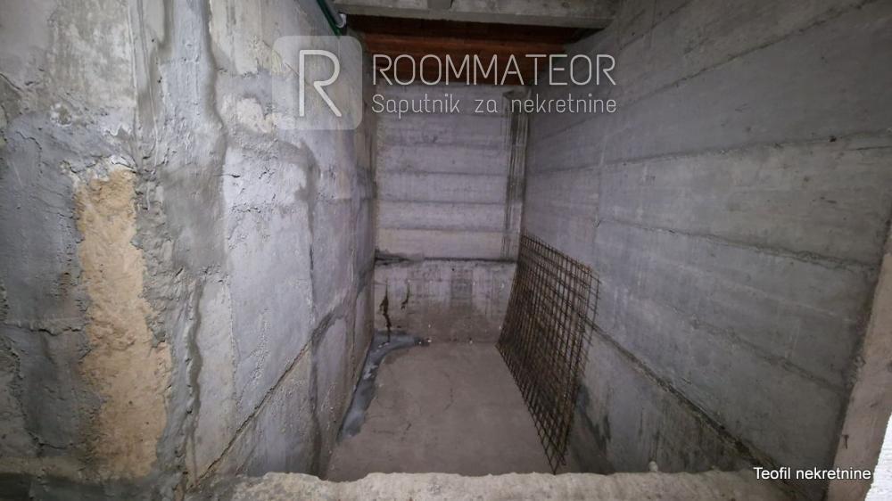 Slika 9 - Živka Petrovića,  Lokal na prodaju, 137m2, 120.000€