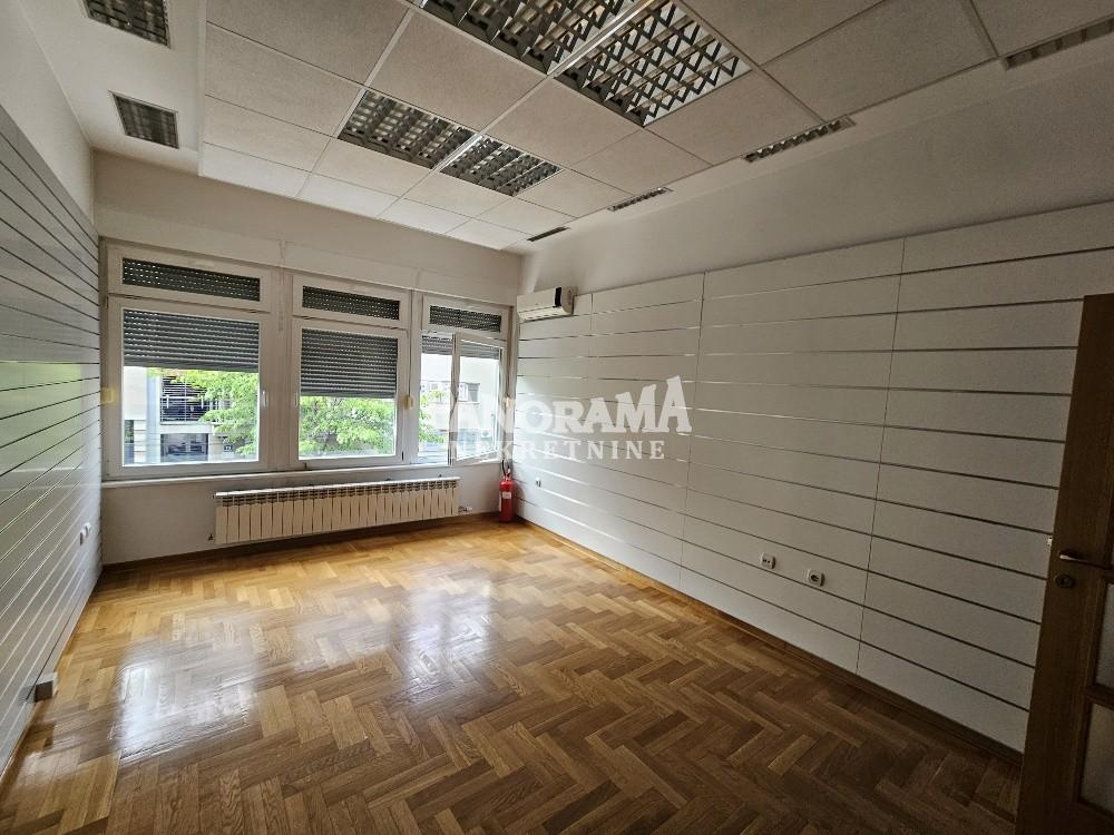 Slika 4 - Ivankovačka,  Lokal za izdavanje, 140m2, 1.950€