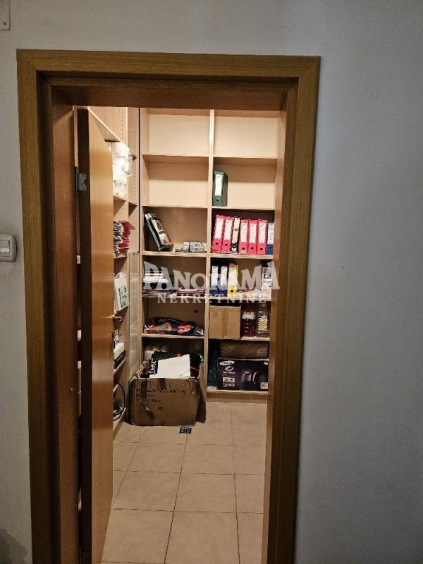 Slika 6 - Ivankovačka,  Lokal za izdavanje, 140m2, 1.950€