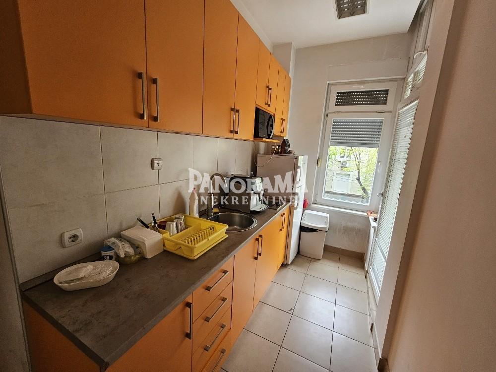 Slika 8 - Ivankovačka,  Lokal za izdavanje, 140m2, 1.950€