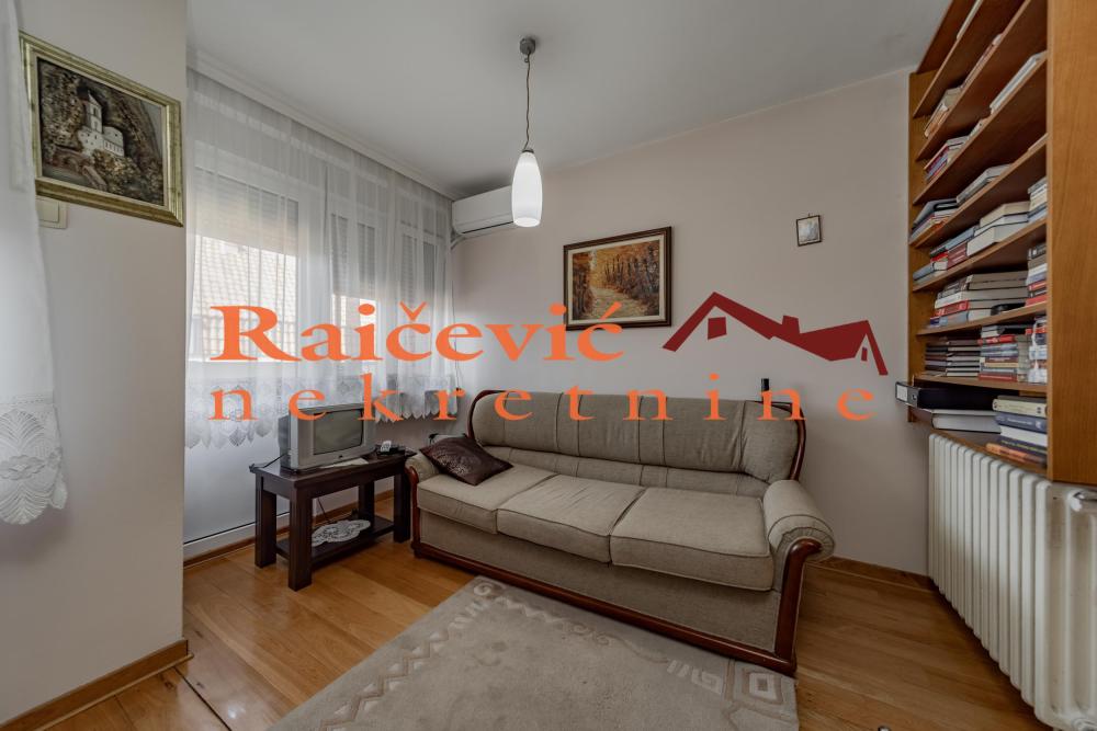 Slika 7 - Milovana Jankovica,  Kuća na prodaju, 250m2, 500.000€