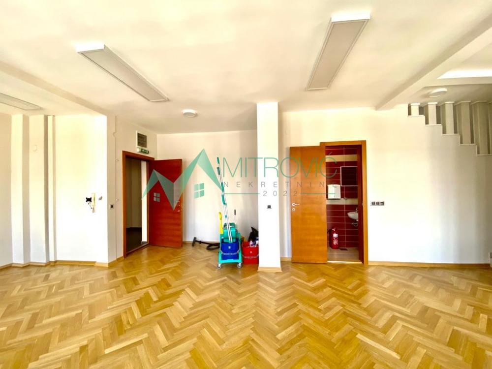 Slika 5 -  Lokal za izdavanje, 182m2, 1.850€