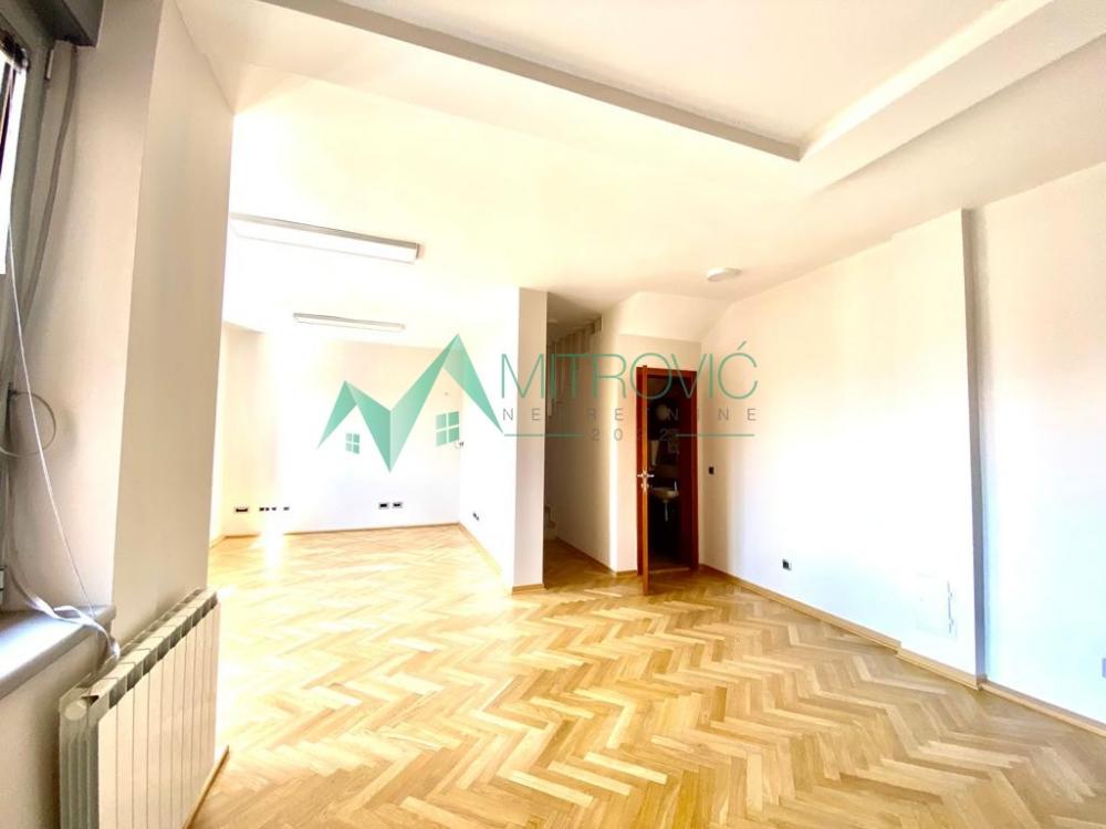 Slika 4 -  Lokal za izdavanje, 182m2, 1.850€