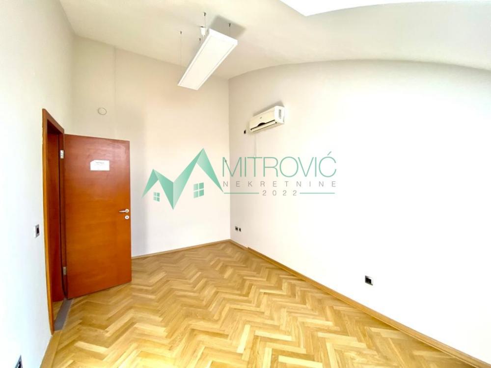 Slika 10 -  Lokal za izdavanje, 182m2, 1.850€