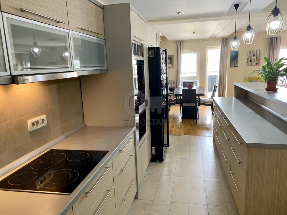 Slika 2 - Đevđelijska, Četvorosoban stan na prodaju, 157m2, 380.000€