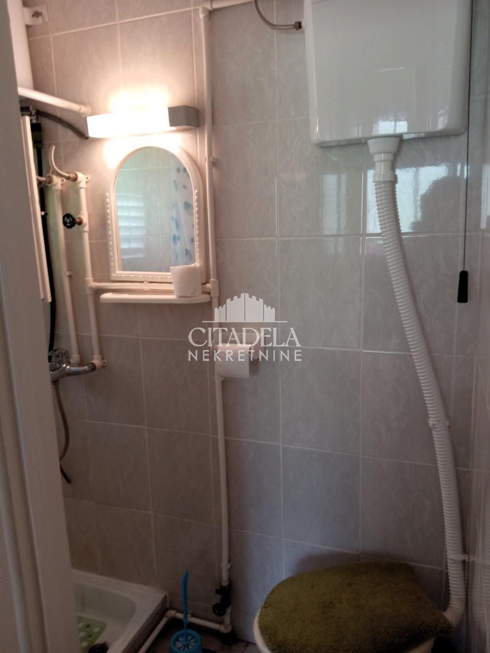 Slika 1 - Tihomira Čolića-Badže,  Kuća na prodaju, 52m2, 38.000€