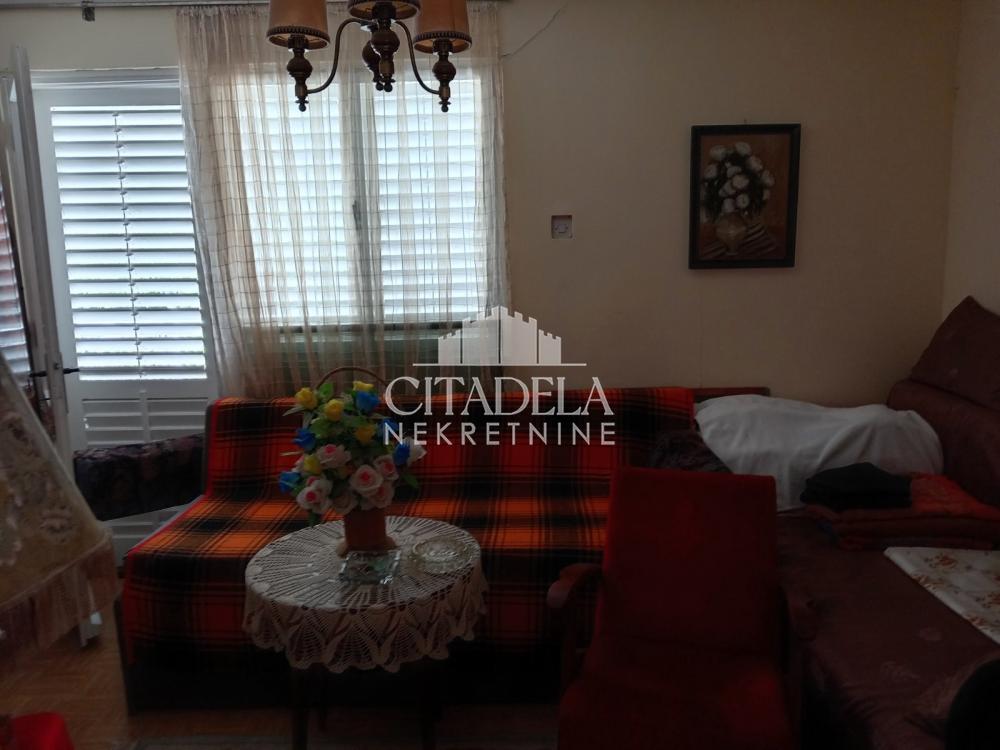 Slika 2 - Tihomira Čolića-Badže,  Kuća na prodaju, 52m2, 38.000€