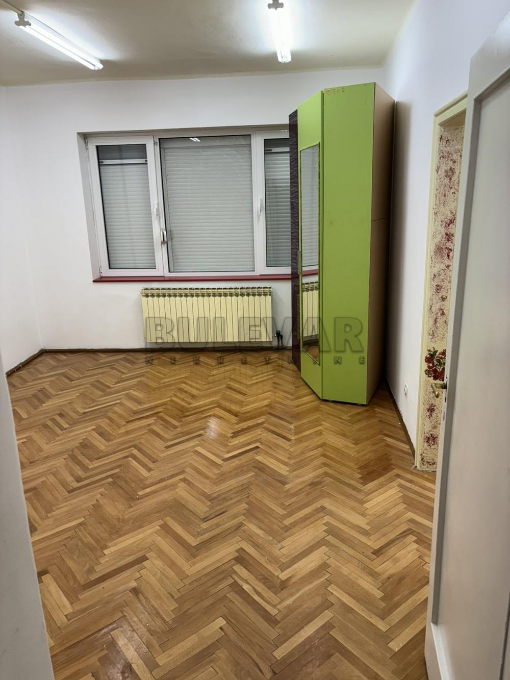 Slika 3 - Cara Dušana,  Lokal za izdavanje, 72m2, 700€