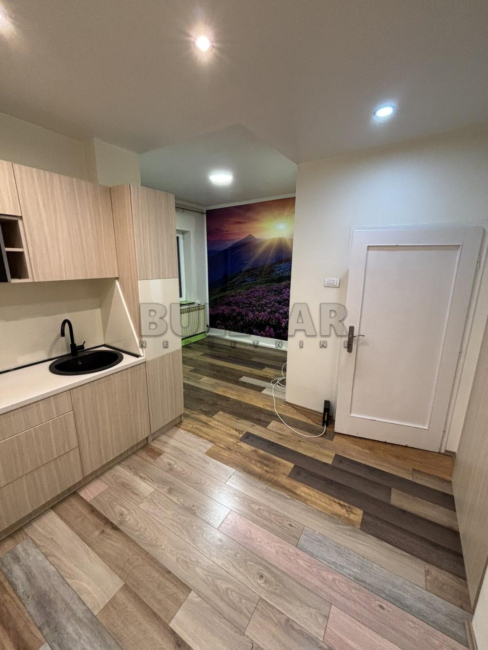 Slika 10 - Cara Dušana,  Lokal za izdavanje, 72m2, 700€