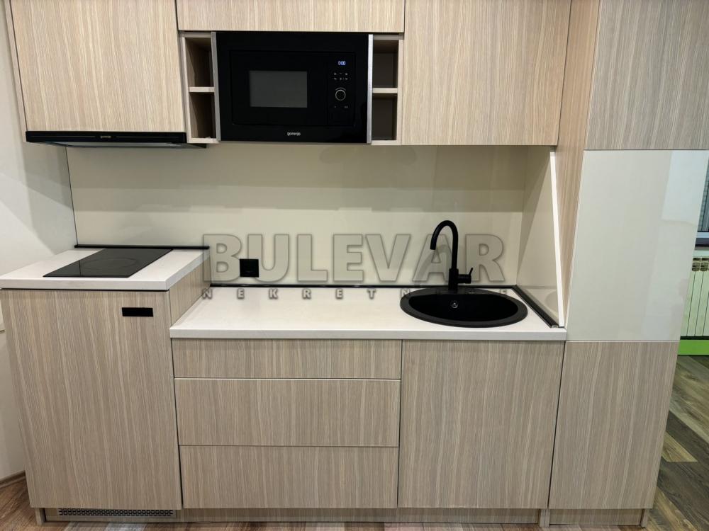 Slika 8 - Cara Dušana,  Lokal za izdavanje, 72m2, 700€