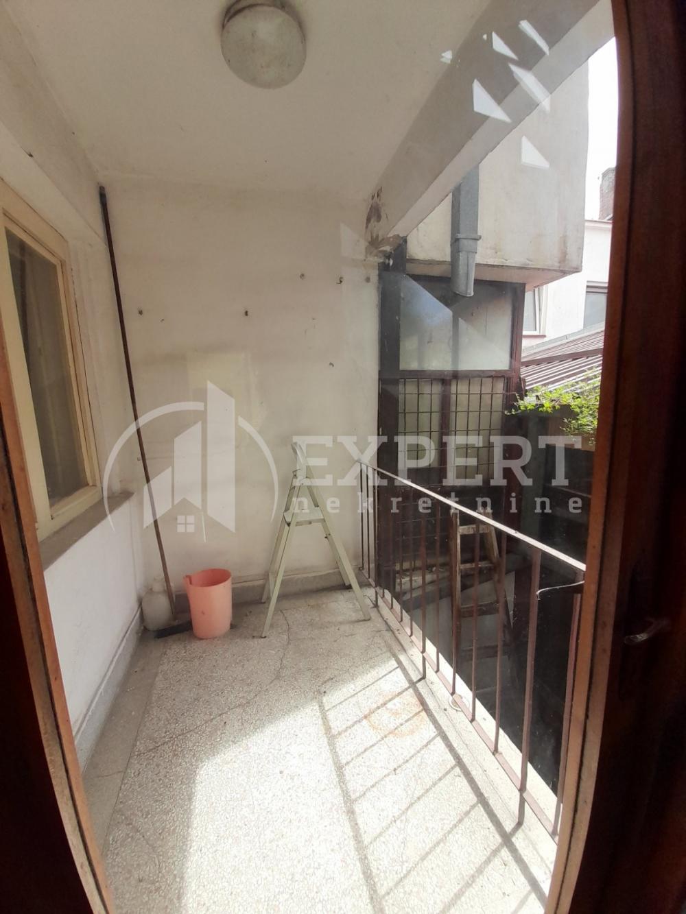 Slika 3 - 7. jula, Trosoban stan na prodaju, 77m2, 98.000€