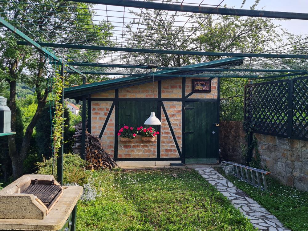 Slika 1 - Slavujeva 50,  Kuća na prodaju, 121m2, 238.000€