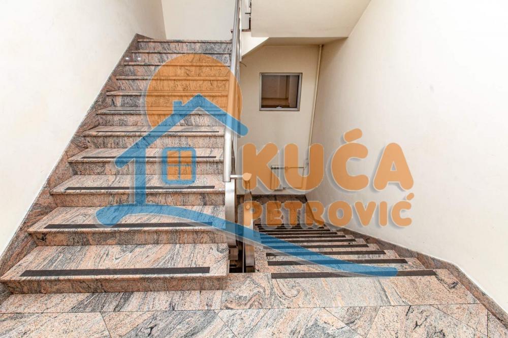 Slika 9 - Kej 29. decembra,  Lokal za izdavanje, 1045m2, 10.450€