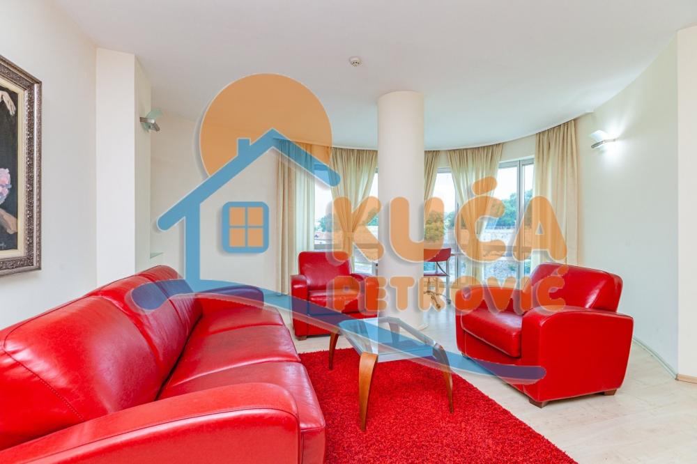 Slika 1 - Kej 29. decembra,  Lokal za izdavanje, 1045m2, 10.450€