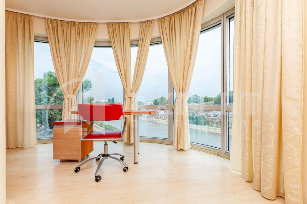 Glavna slika -Kej 29. decembra,  Lokal za izdavanje, 1045m2, 10.450€