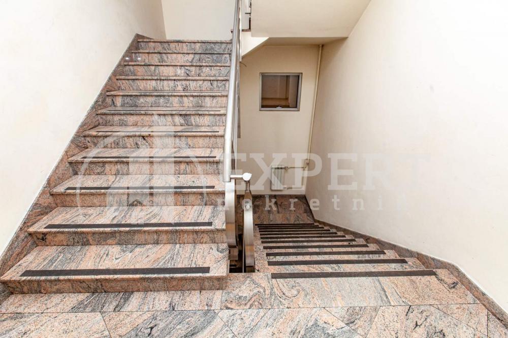 Slika 9 - Kej 29. decembra,  Lokal za izdavanje, 1045m2, 10.450€