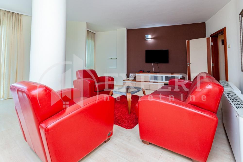 Slika 2 - Kej 29. decembra,  Lokal za izdavanje, 1045m2, 10.450€