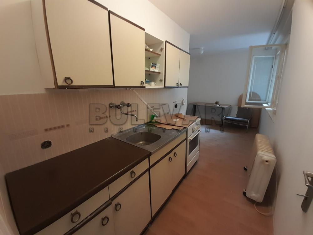 Slika 4 - Strahinjića Bana,  Lokal za izdavanje, 45m2, 350€