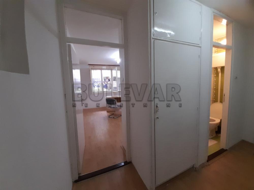 Slika 9 - Strahinjića Bana,  Lokal za izdavanje, 45m2, 350€