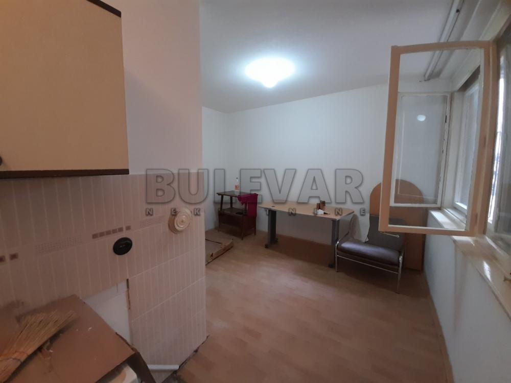 Slika 5 - Strahinjića Bana,  Lokal za izdavanje, 45m2, 350€