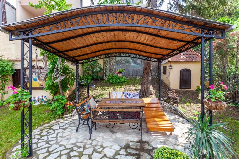 Slika 2 - Marka Jovanovića,  Kuća na prodaju, 220m2, 250.000€