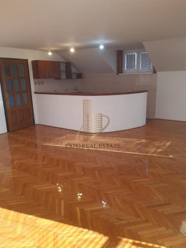 Slika 2 -  Kuća na prodaju, 303m2, 370.000€