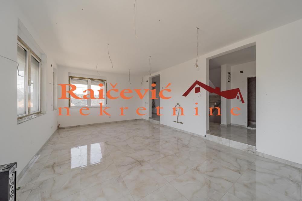 Slika 11 - Torlacki vis,  Kuća na prodaju, 320m2, 400.000€