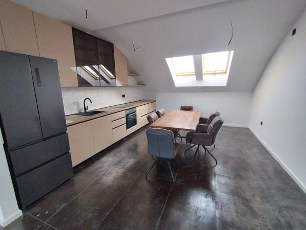 Slika 2 - Četvoroiposoban stan na prodaju, 110m2, 257.500€