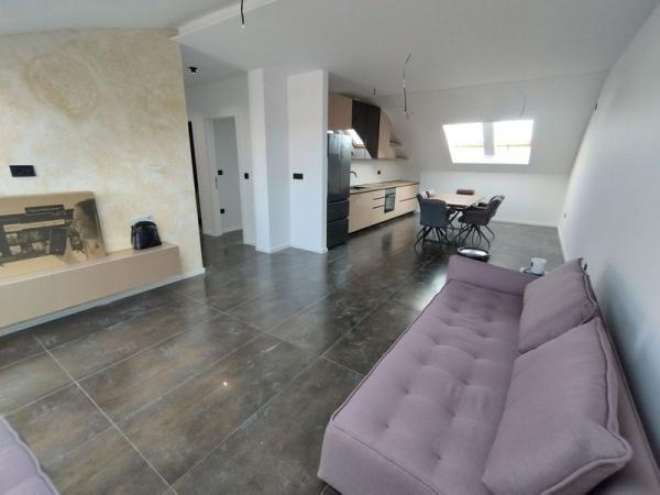 Glavna slika -Četvoroiposoban stan na prodaju, 110m2, 257.500€