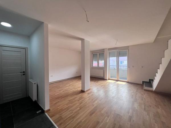 Glavna slika -Četvoroiposoban stan na prodaju, 94m2, 190.550€