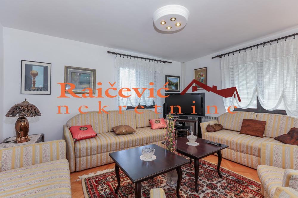 Slika 3 - Pilota Rajka Cvetica,  Kuća na prodaju, 370m2, 400.000€