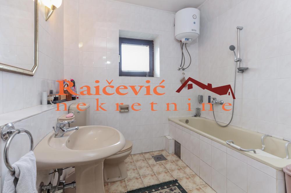 Slika 4 - Pilota Rajka Cvetica,  Kuća na prodaju, 370m2, 400.000€